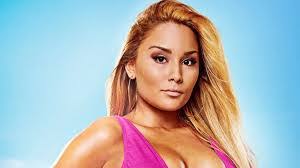 Valerie Munoz's Instagram, Twitter & Facebook