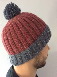 Bonnet tricoté à pompon homme. Bonnet Homme Bordeaux Et Gris Pompon Gris Tricote Main Cotes 2 2 Laine Alpaga Viscose Autres Mode Homme Par La Laine Alpaga Bonnet Homme Bonnet Homme Tricot