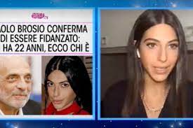 Cosa è rimasto di cattolico e di cristiano in italia? Paolo Brosio Ecco La Fidanzata 42 Anni In Meno E Fisico Da Urlo Bigodino