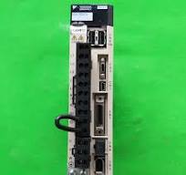 ONE used Yaskawa SGDV-2R8A11A Servo drive Fast Delivery