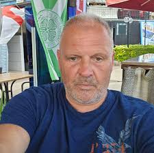 Hello Everyone. I was born Grays 1959, lived Dock Road opposite Ship PH,  schooled Thameside then Grays in Bridge Road for 1st year before it moved  to Hathaway Road. Have one sister,