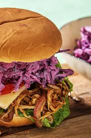 Vegetarische Burger Mit Pulled Mushrooms Rezept Hellofresh Rezept Vegetarische Burger Veganer Krautsalat Krautsalat Fur Pulled Pork