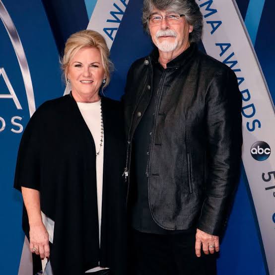 Alabama's Randy Owen on First Christmas After Father's Death - Christmas Without Daddy