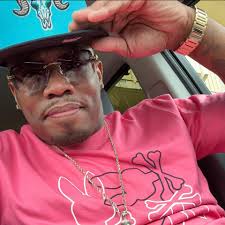 Heavenly Father, it's me Trisha Knowing that every step I take is protected  because You carry me when I cannot walk, You are my memory when my mind  feels clouded, and You