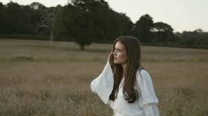 She is best known for her single before i go, featured by charli d'. Mimi Webb Releases New Song I Ll Break My Heart Again Pm Studio World Wide Music News