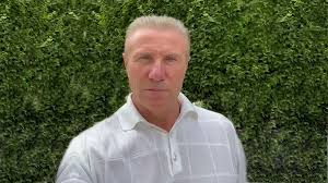 Monty Shadow Foundation