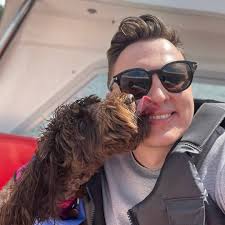 Banking juggernaut HSBC is exploring a global mandate that would force  employees back into the office for at least three days a week. The lender's  considerations come straight from the top, with