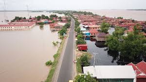 Traveling To Cambodia During Monsoon Season Might Not Be Your Favorite Choice Due To The Rain And Flood But If You Do Here Is You In 2020 Biodiversity Travel Village