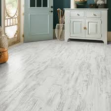 Doğal ağaç yerine mdf malzeme ile üretilen laminat zemin kaplamaları, çok sayıda renk ve doku alternatifi. Kartepe Laminat Parke Bauhaus