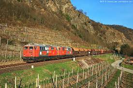 If you take something from the container, leave something in exchange. Sanierung Der Wachaubahn 2018 04 16 Bahnbilder Warumdenn Net