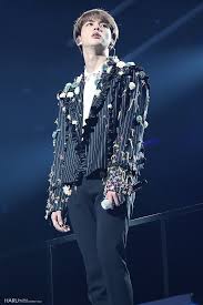 Kim Seok Jin Bts Lyt At The Mercedes Benz Arena Berlin Day 1 181016 Seokjin Seokjin Bts Jin