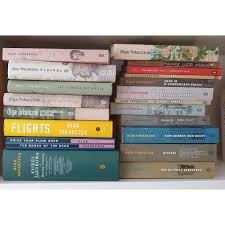 Książka wydana w 2007 opowiada o emocjonalnej i duchowej sytuacji człowieka w ciągłej podróży. Facebook