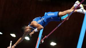 Ο έλληνας αθλητής αφού άφησε τα πρώτα ύψη πέρασε με τη δεύτερη προσπάθεια τα 5,40 μέτρα, ενώ είχε και μία άκυρη. Epi Kontw Prokri8hke Ston Teliko O Kwstas Filippidhs