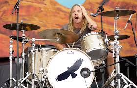 16.09.2020 · young rocker challenged by foo fighters drummer. Foo Fighters Taylor Hawkins Doesn T Want Back And Forth Released Nme