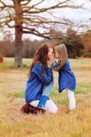 A Beautiful Kiss For The Lovely Mother Mother Daughter Bond Mother Daughter Momcanvas Fotos De Madre E Hija Fotos Madre Sesion De Fotos Nina