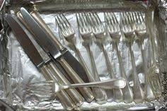 Faire Son Argenterie En 5mn Sans Produit Sans Frotter Comme Dans La Pub Sauf Que Ca Marche Trucs Astuces Rose Cook Nettoyage Argenterie Nettoyer Argent Trucs Et Astuces