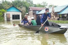 Namun, seiring perkembangan zaman keberadaan rumah adat tersebut sulit. Mumsvxjaglmknm
