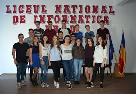 În anul 1990, la initiativa domnilor directori rosu elena si mangâr puiu, liceul industrial nr. VotaÈ›i Miss È™i Mister Q Boboc De La Liceul NaÅ£ional De InformaticÄƒ Arad