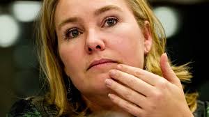 Debat over aandelen echtgenoot Schultz