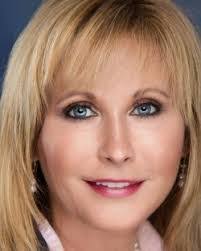 Amanda Duryea's Instagram, Twitter & Facebook