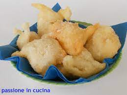 Come fare le pettole pugliesi prima di tutto preparate l'impasto in una ciotola, mescolate la farina con lievito secco (se usate quello fresco scioglietelo in 1 cucchiaio di acqua presa dal totale) e il sale. Pettole Tarantine Ricette Della Tradizione