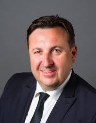 Darren Phelps's Instagram, Twitter & Facebook