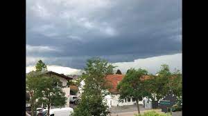 Soğuk havanın hızla yere hücum etmesi. Superzelle Mit Downburst Und Wall Cloud In Gross Gerau Na Sudhessen Hessen Unwetter 18 08 2019 Youtube