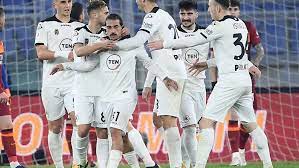 La squadra di italiano va in vantaggio, poi subisce calcio. Il Papa Alla Squadra Dello Spezia Calcio Lo Sport E Una Meraviglia Vatican News