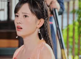 Visual khác lạ của Cúc Tịnh Y ở phim đầu tay 6 năm trước: Thân hình "nảy  nở" gợi cảm, liệu có son phấn lòe loẹt như hiện tại?