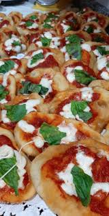 Maybe you would like to learn more about one of these? Le Montanarine Napoletane O Pizzette Fritte Fantasia E Cucina
