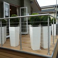 It can either blend in and have a. Outdoor Stainless Steel 304 316 Cable Railing Design