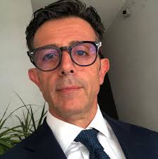 amare una persona significa aiutarla a trovare i buoni motivi per essere  contenta di essere così com'è” Ospite dell'evento #Scuola per #Genitori  Plus, Osvaldo Poli ha parlato di come il dialogo di