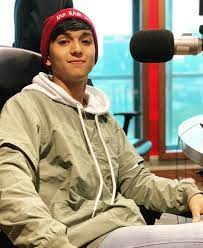 Salim) sheikh salim sheikh muhammad al mahros; Biodata Dan Latar Belakang Penyanyi Aiman Tino Iluminasi