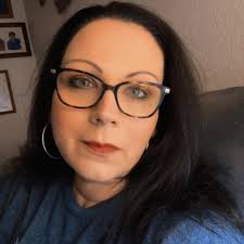 Hey community, I am looking for a job here within town of in anthem. Here's  the only problem I have to work around my son's school schedule and my own  school schedule.