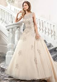 Unsere bräute können sich in der demetrios brautkleider kollektion auf hochzeitskleider mit detailreichtum und. Brautmode Von Demetrios In Der Weddix Brautkleider Galerie Weddix