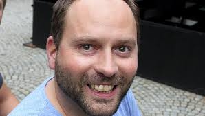 Rødt er et grasrotparti, og vi ser at makt også er skjevt fordelt hos oss. Rodt Politikk Ny Kurs Med Rodt
