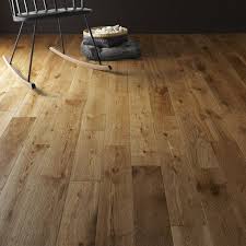 Parquet Massif Alliance Largeur L Chene Blond Vitrifie Parquet Massif Maison Etage Parquet