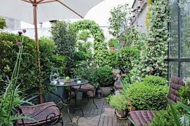 L Appartement Cache D Un Couturier Dans Le Marais Terrasse Vegetalisee Jardins Jardins Sur Les Toits