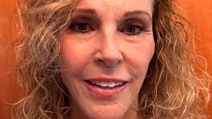 Op audiëntie bij Belgische mormonen: 'De leden van de mormoonse kerk worden  opgelicht, punt. Via donaties harkt de kerk wereldwijd 7 miljard euro per  jaar binnen'