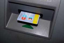 Fast alle atms bieten die möglichkeit bei der spracheinstellung unter anderem zwischen türkisch, englisch und deutsch zu wählen, was das abheben erleichtert. Bei Rewe Geld Abheben So Klappt S