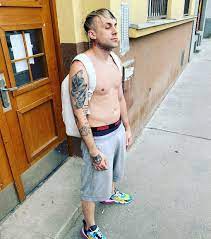 Model, umelec, herec, budúci kráľ. Frayer Flexking Do Dissu Bych Sel V Pripade Ze By To Byl Nekdo Kdo Ma Vetsi Hype Nez Ja Rozhovor Refresher Cz