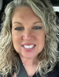 Round face haircuts for thin curly hair