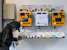 Mineração de bitcoin é o processo de adicionar registros de transações ao livro razão público do bitcoin, que armazena transações passadas. No Contexto Da Crise Global O Vietna Instalou Seis Maquinas Em Todo O Mundo O Numero De Caixas Eletronicos Bitcoin Aumentou Para Mais De 7 700 0x Noticias Blockchain
