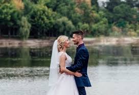 Brautkleider und hochzeitskleider in berlin & hamburg. Brautkleider Hochzeitsanzuge Eheringe Hochzeitshaus Saffran