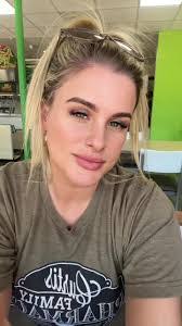 Ashley Lowrimore's Instagram, Twitter & Facebook