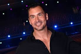 Als presentator is guido weijers onder meer bekend van weijers ontweekt. Cryptische Guido Weijers Speelt Binnen De Regels Maar Buiten De Lijntjes Show Destentor Nl