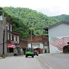 War Mcdowell County Wv Did You Know The Hatfield Mccoy Trail Has A Trailhead In War We Rode Here With The Lonesome Pin Mcdowell County Hatfield House Styles