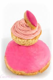 Religieuses Aux Calinous Framboise Calisson Aix Confiserieduroyrene Confiserie Provence Recette Dessert Religieus Desserts French Delicacies Small Cake