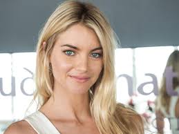 In the Air with Elyse Taylor | Travel Insider