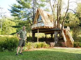 The series has showcased more than 50 of nelson treehouse & supply's. Treehouse Masters Adds Roots To Vermont S Eclectic Hospitality Options Vermont Business Magazine